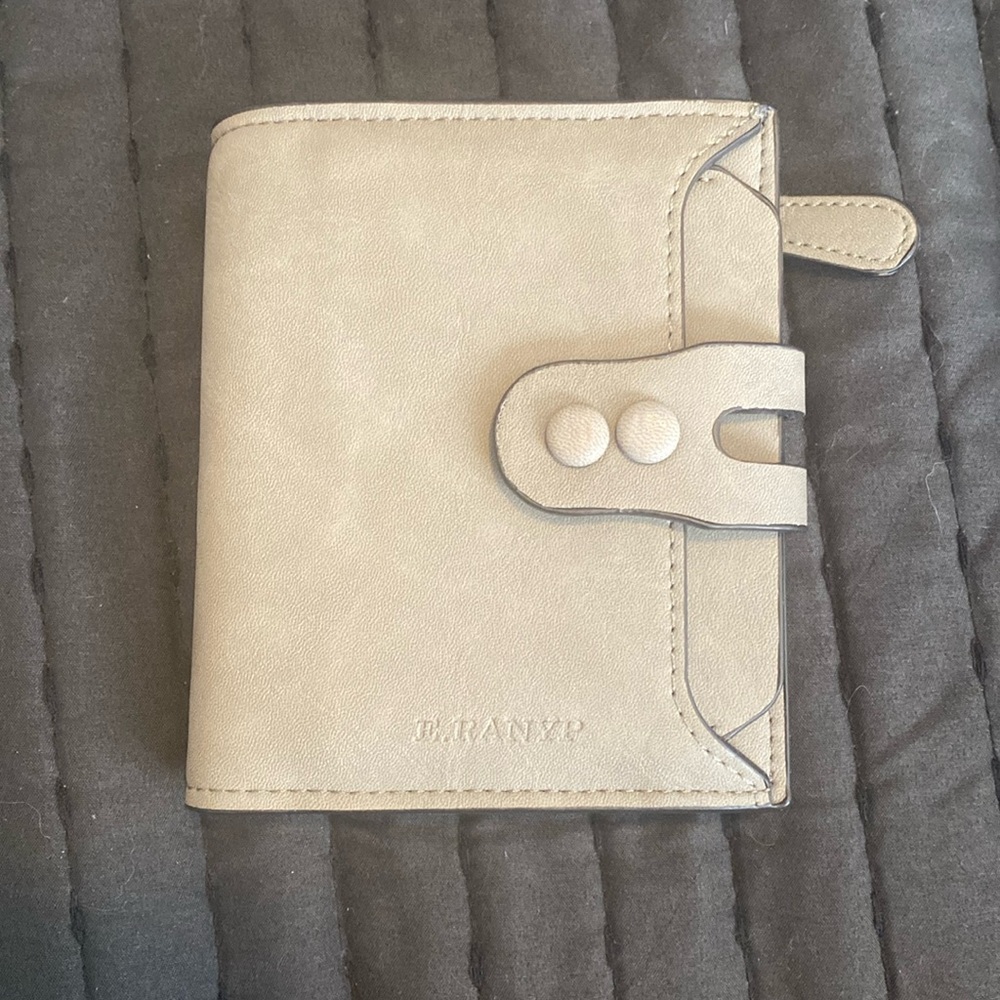 NWOT Mini Wallet